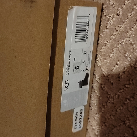 🎁New UGG Adirondack Boot III - Picture 6 of 6